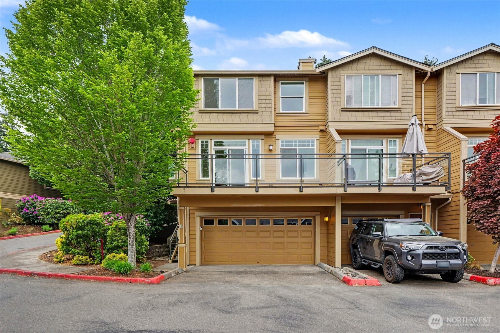 23300 Southeast Black Nugget Road, Unit M1 Issaquah, WA 98029 - Photo 2 of 31