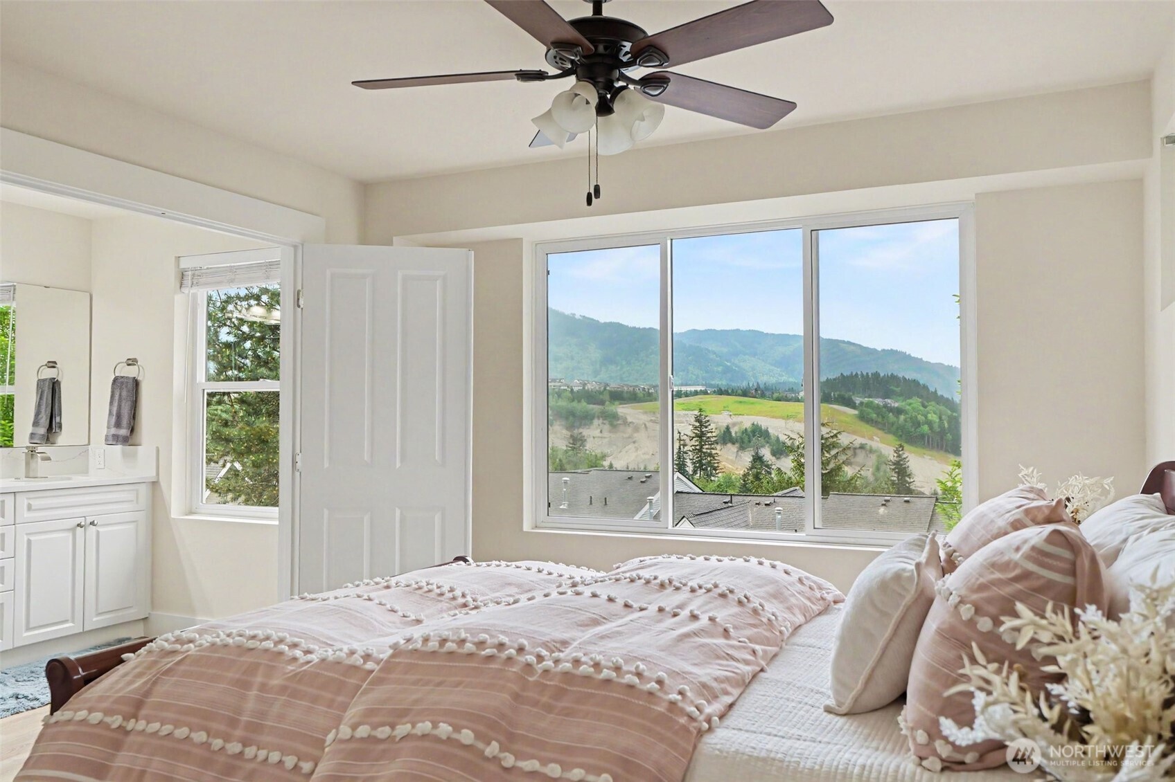 23300 Southeast Black Nugget Road, Unit M1 Issaquah, WA 98029 - Photo 21 of 31