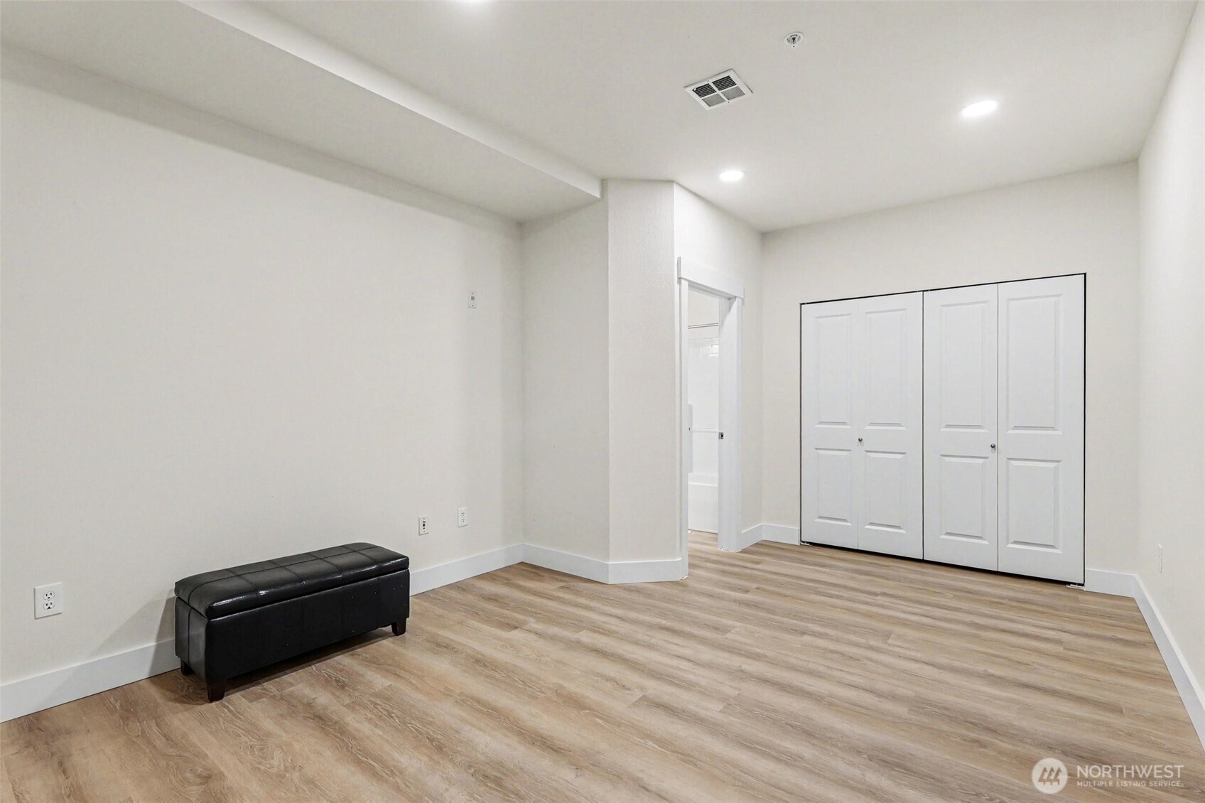 23300 Southeast Black Nugget Road, Unit M1 Issaquah, WA 98029 - Photo 24 of 31
