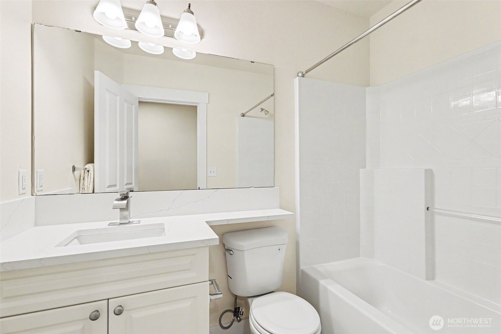 23300 Southeast Black Nugget Road, Unit M1 Issaquah, WA 98029 - Photo 25 of 31