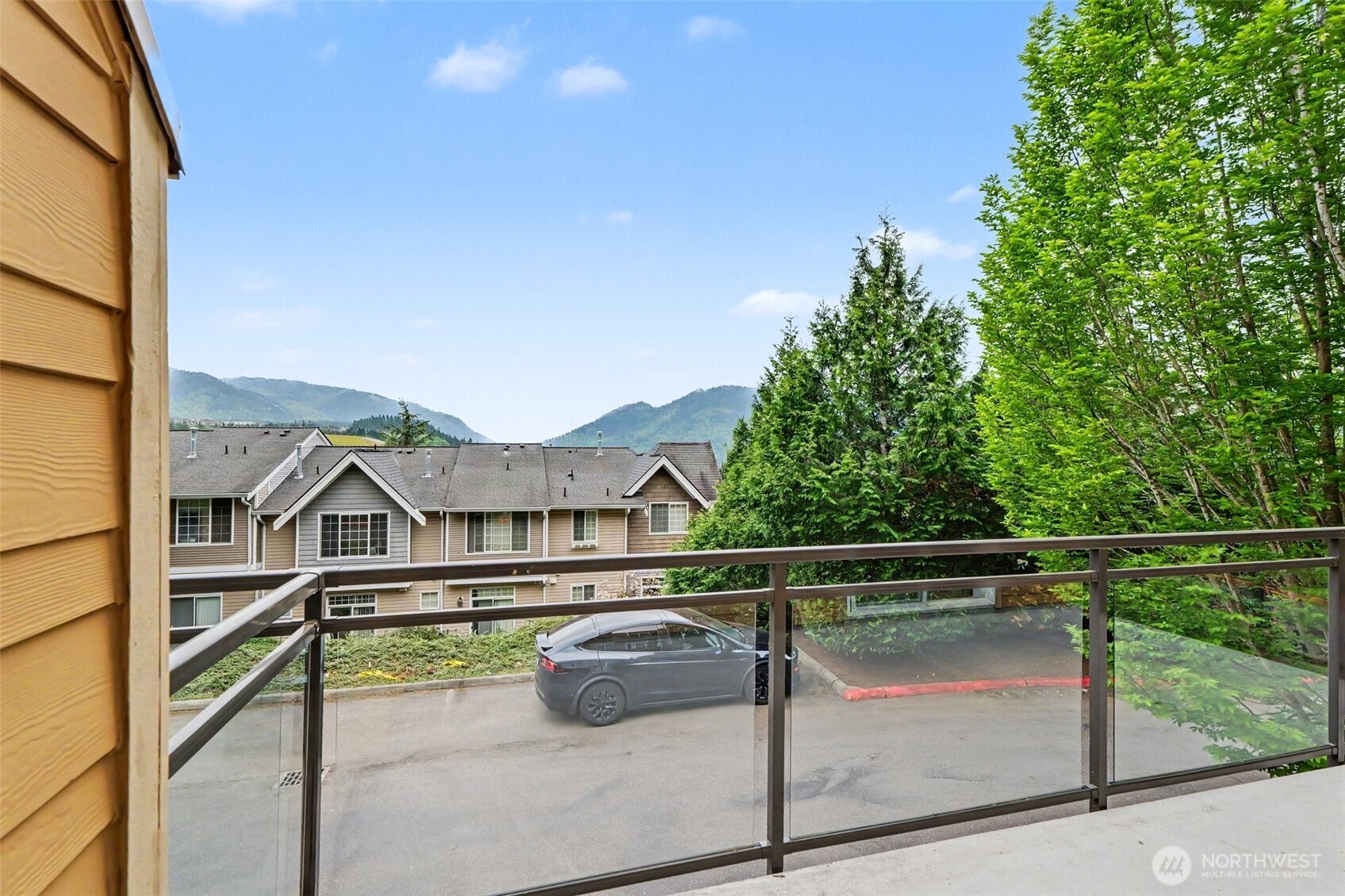 23300 Southeast Black Nugget Road, Unit M1 Issaquah, WA 98029 - Photo 26 of 31