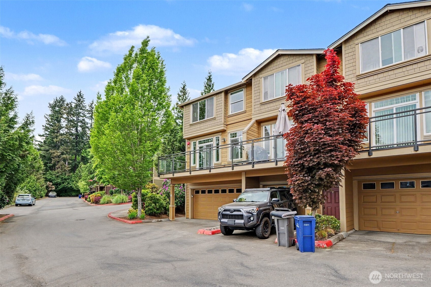 23300 Southeast Black Nugget Road, Unit M1 Issaquah, WA 98029 - Photo 4 of 31