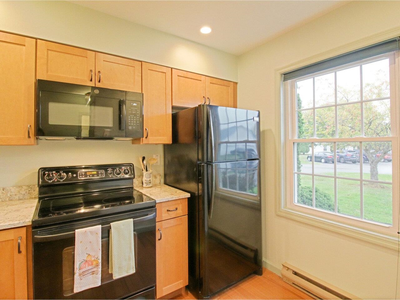 255 Eastview Circle Williston, VT 05495 - Photo 3 of 35