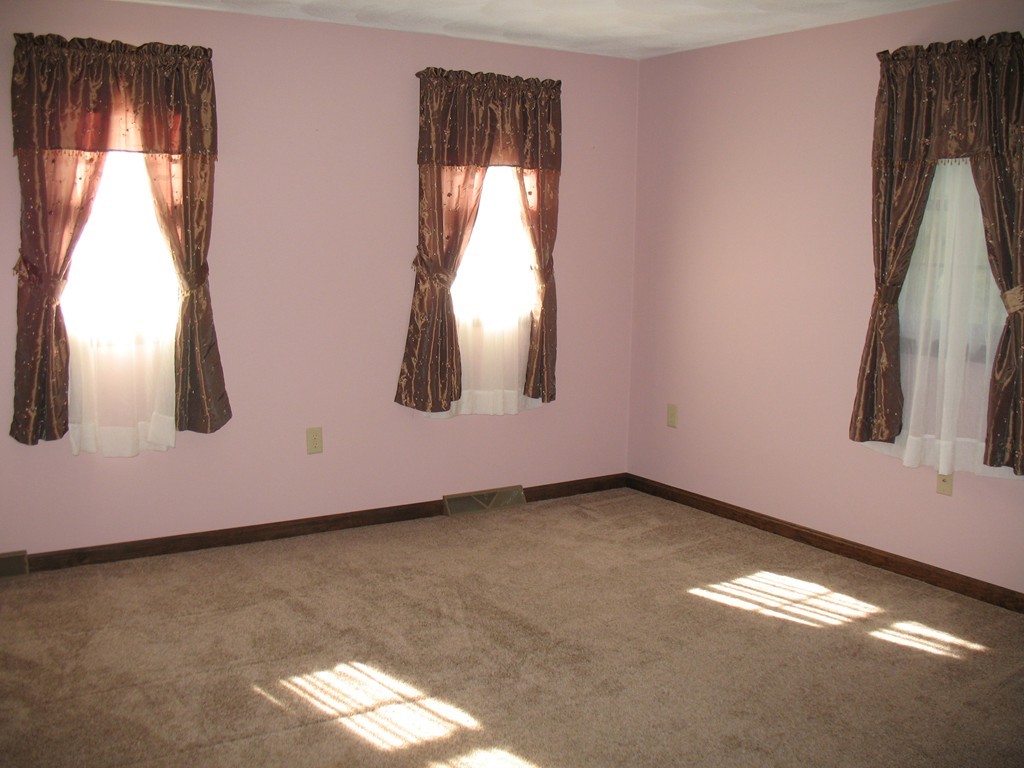 7 Paddock Road Tyngsborough, MA 01879 - Photo 16 of 22 Gallery Image 16