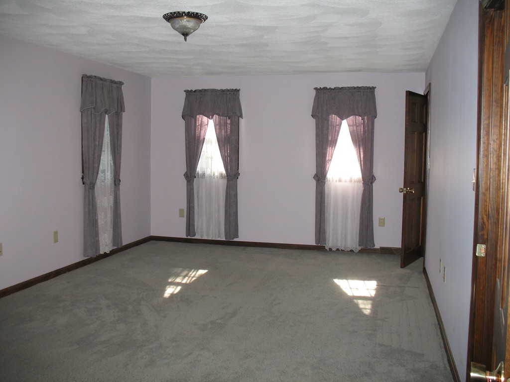 7 Paddock Road Tyngsborough, MA 01879 - Photo 18 of 22 Gallery Image 18