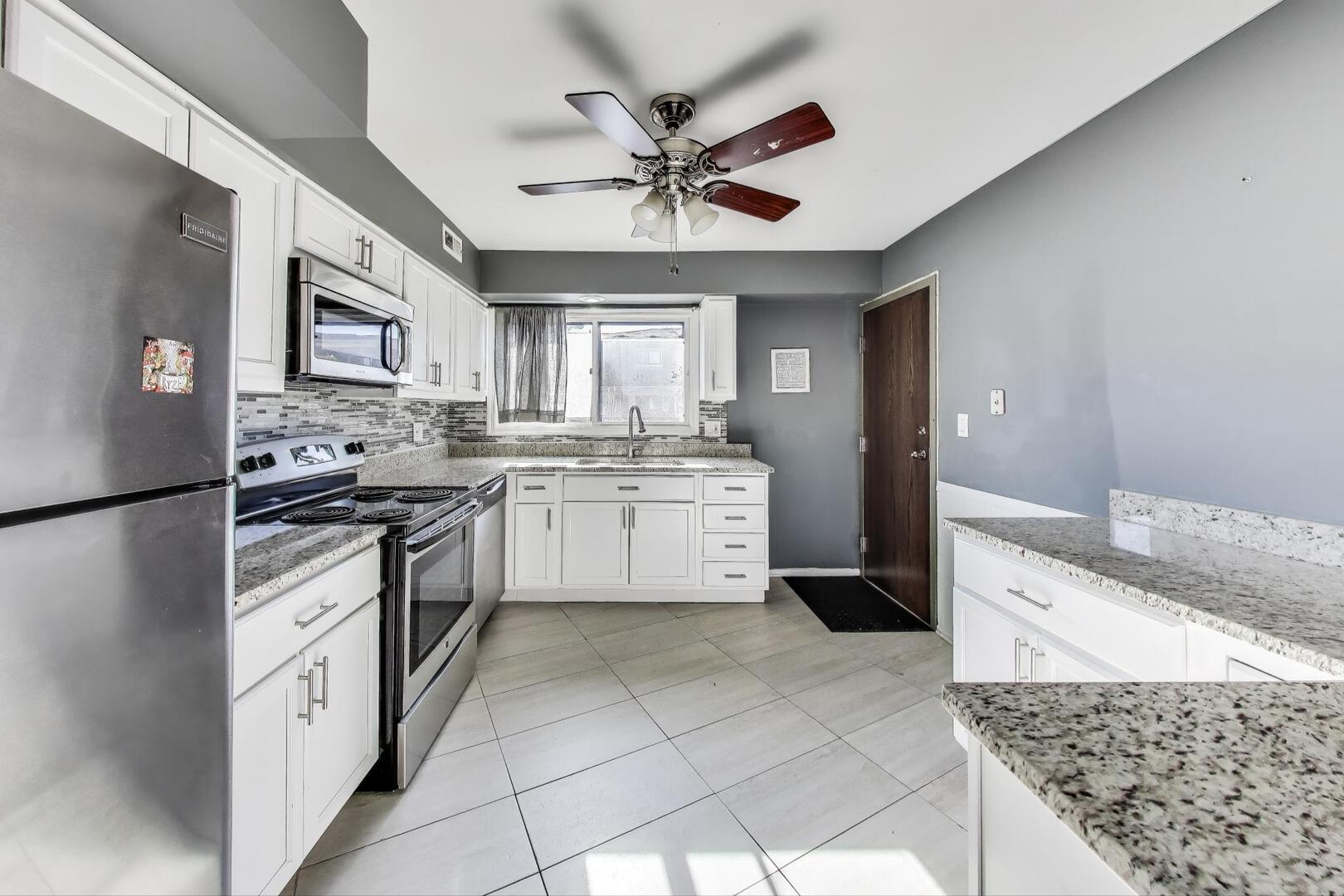 4170 Cove Lane, Unit 2B Glenview, IL 60025 - Photo 8 of 25