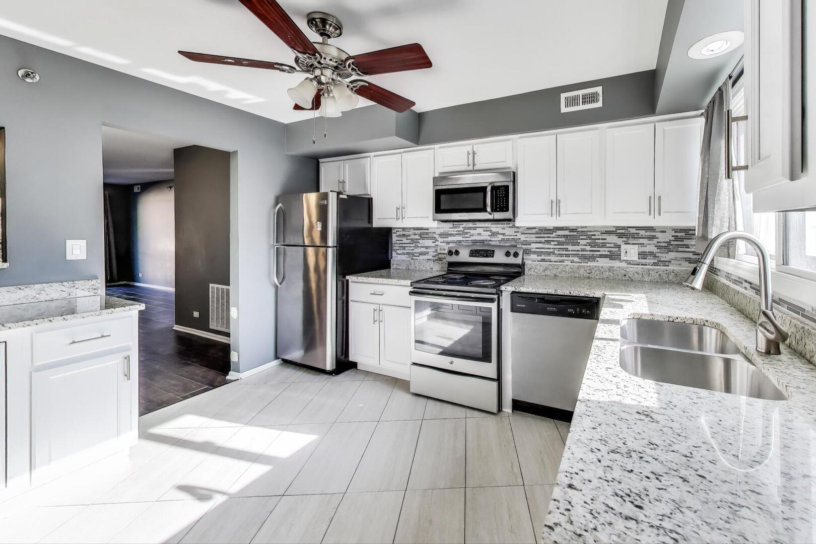 4170 Cove Lane, Unit 2B Glenview, IL 60025 - Photo 10 of 25