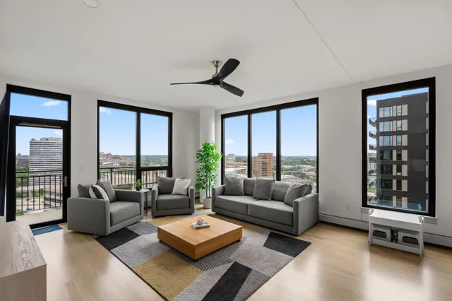 $1,050,000 | 1240 South 2nd Street, Unit 1419, Minneapolis, MN 55415