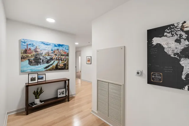 $1,050,000 | 1240 South 2nd Street, Unit 1419, Minneapolis, MN 55415