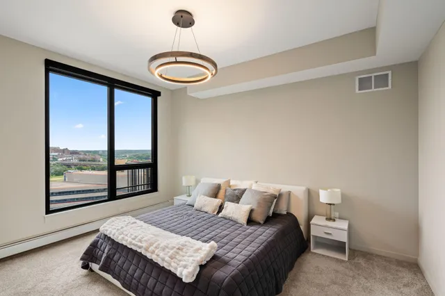 $1,050,000 | 1240 South 2nd Street, Unit 1419, Minneapolis, MN 55415