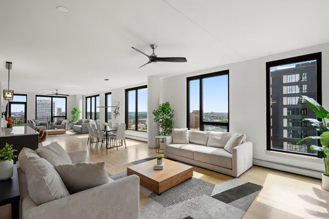 $1,050,000 | 1240 South 2nd Street, Unit 1419, Minneapolis, MN 55415