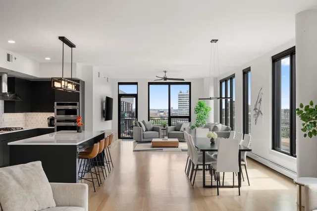 $1,050,000 | 1240 South 2nd Street, Unit 1419, Minneapolis, MN 55415