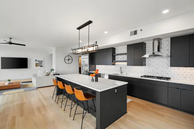 $1,050,000 | 1240 South 2nd Street, Unit 1419, Minneapolis, MN 55415