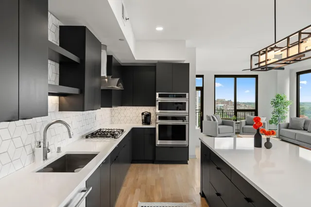 $1,050,000 | 1240 South 2nd Street, Unit 1419, Minneapolis, MN 55415