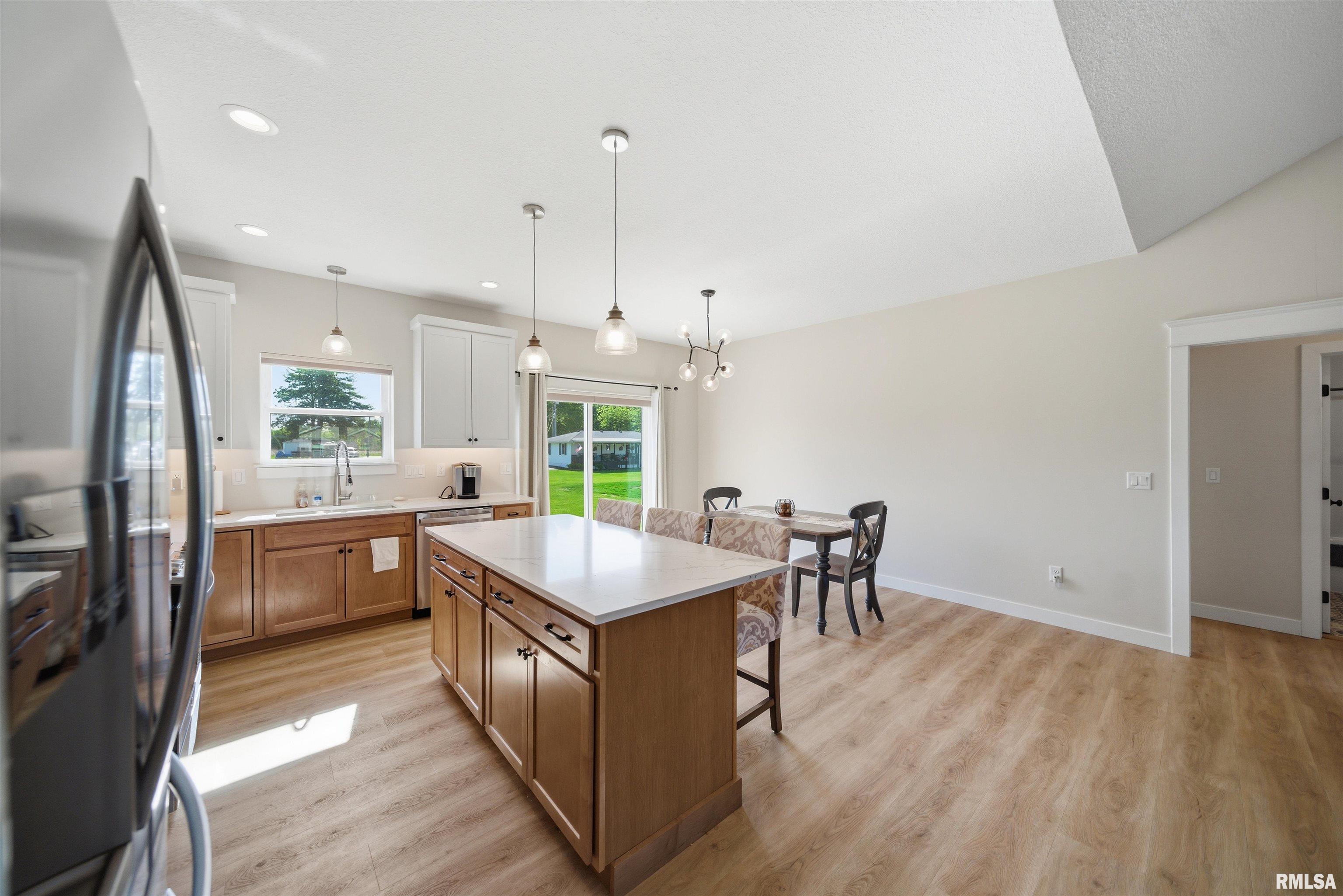 215 Cypress Point Washington, IL 61571 - Photo 12 of 39