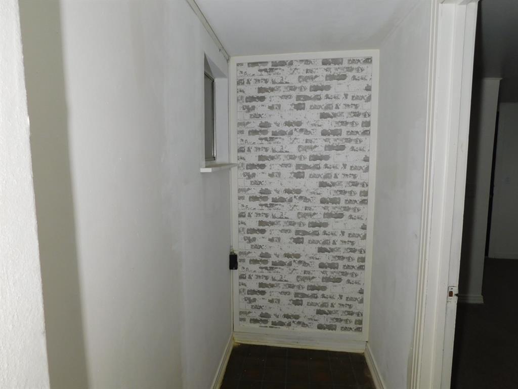 300 South Main Street Springhill, LA 71075 - Photo 34 of 35 a view of a bathroom