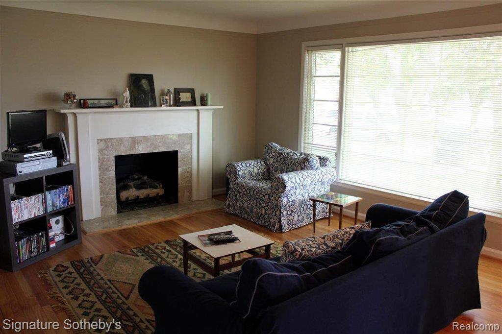 2906 Trafford Road Royal Oak, MI 48073 - Photo 2 of 21 Living Room.JPG