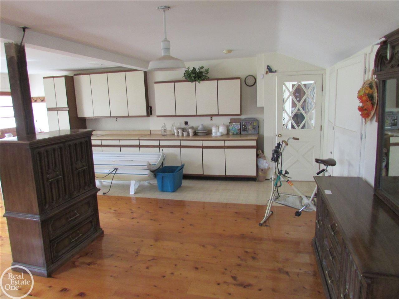 10175 Big Hand Road Columbus, MI 48063 - Photo 25 of 25 31283262-24.JPG