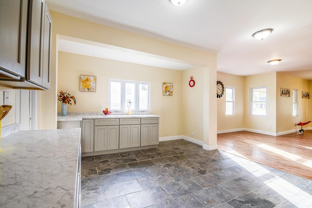 71 Yale Street Springfield, MA 01109 - Photo 1 of 30 Gallery Image 1