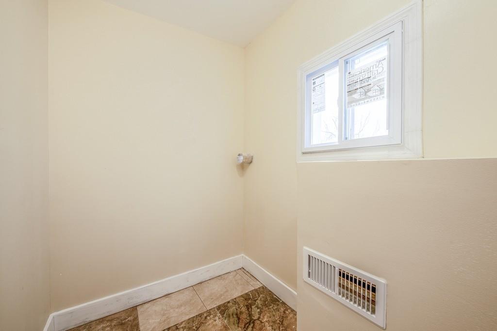 71 Yale Street Springfield, MA 01109 - Photo 17 of 30 Gallery Image 17