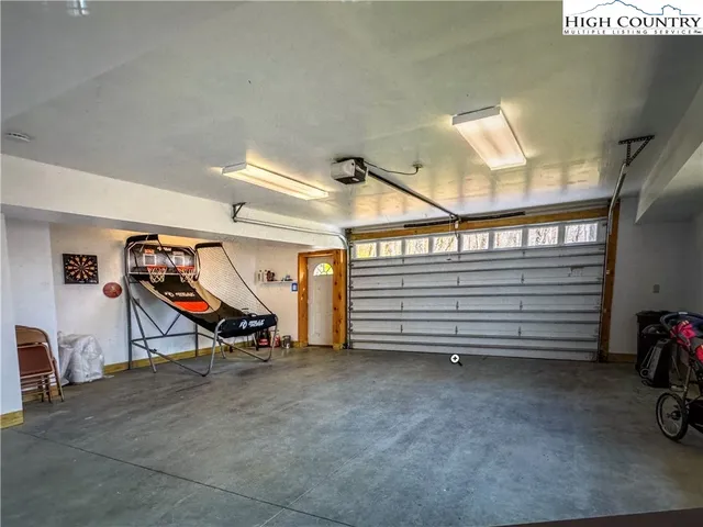 $1,850,000 | 200 Summit Lodge Road, Beech Mountain, NC 28604