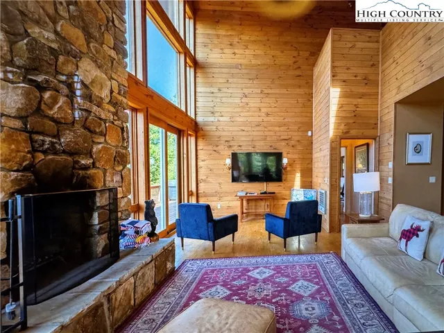 $1,850,000 | 200 Summit Lodge Road, Beech Mountain, NC 28604