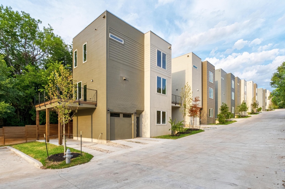 2309 Montopolis Drive, Unit 3 Austin, TX 78741 - Photo 30 of 35 a front view of a building with street view