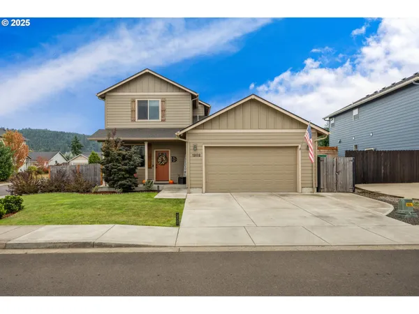 $370,000 | 1202 Albatross Court, Sweet Home, OR 97386