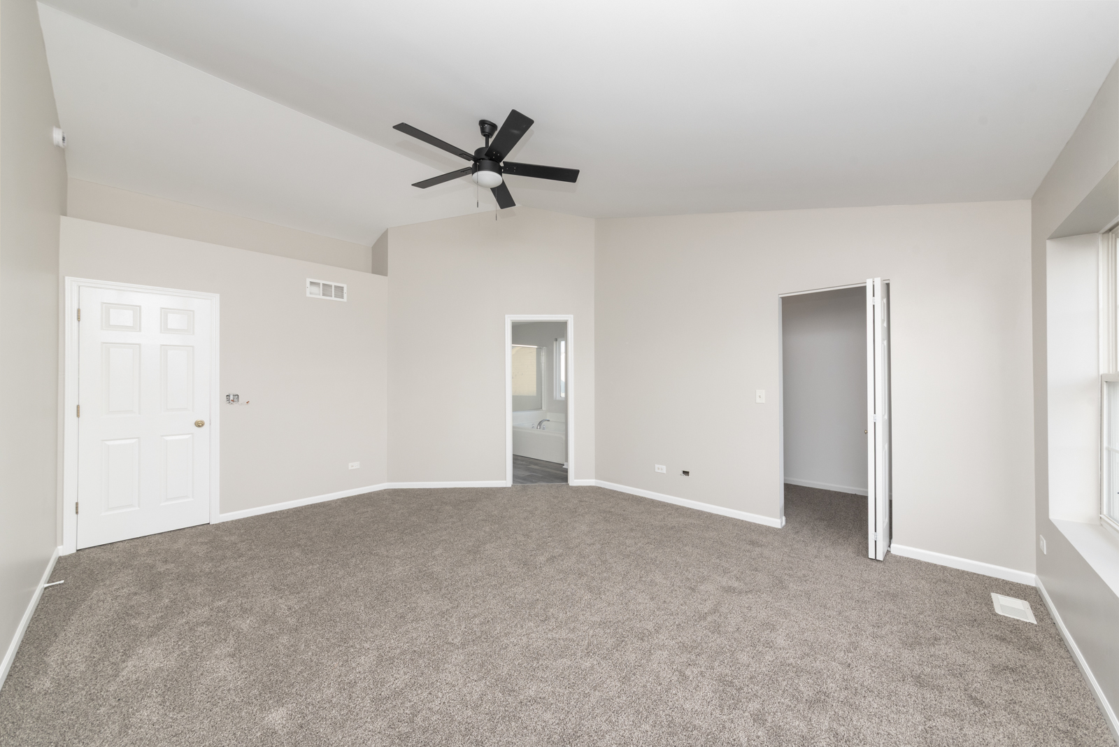 6407 Coyote Ridge Court Plainfield, IL 60586 - Photo 18 of 24 a view of an empty room