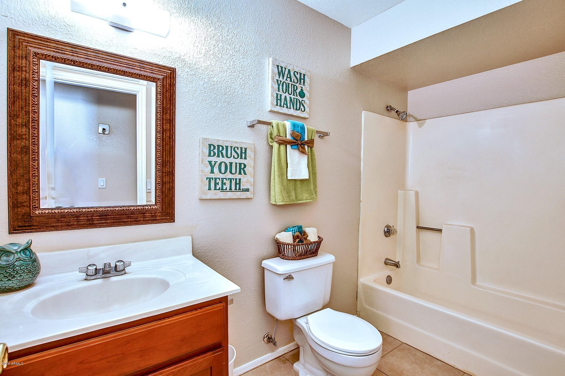 24460 South Sossaman Road Queen Creek, AZ 85142 - Photo 12 of 29 Guest bath