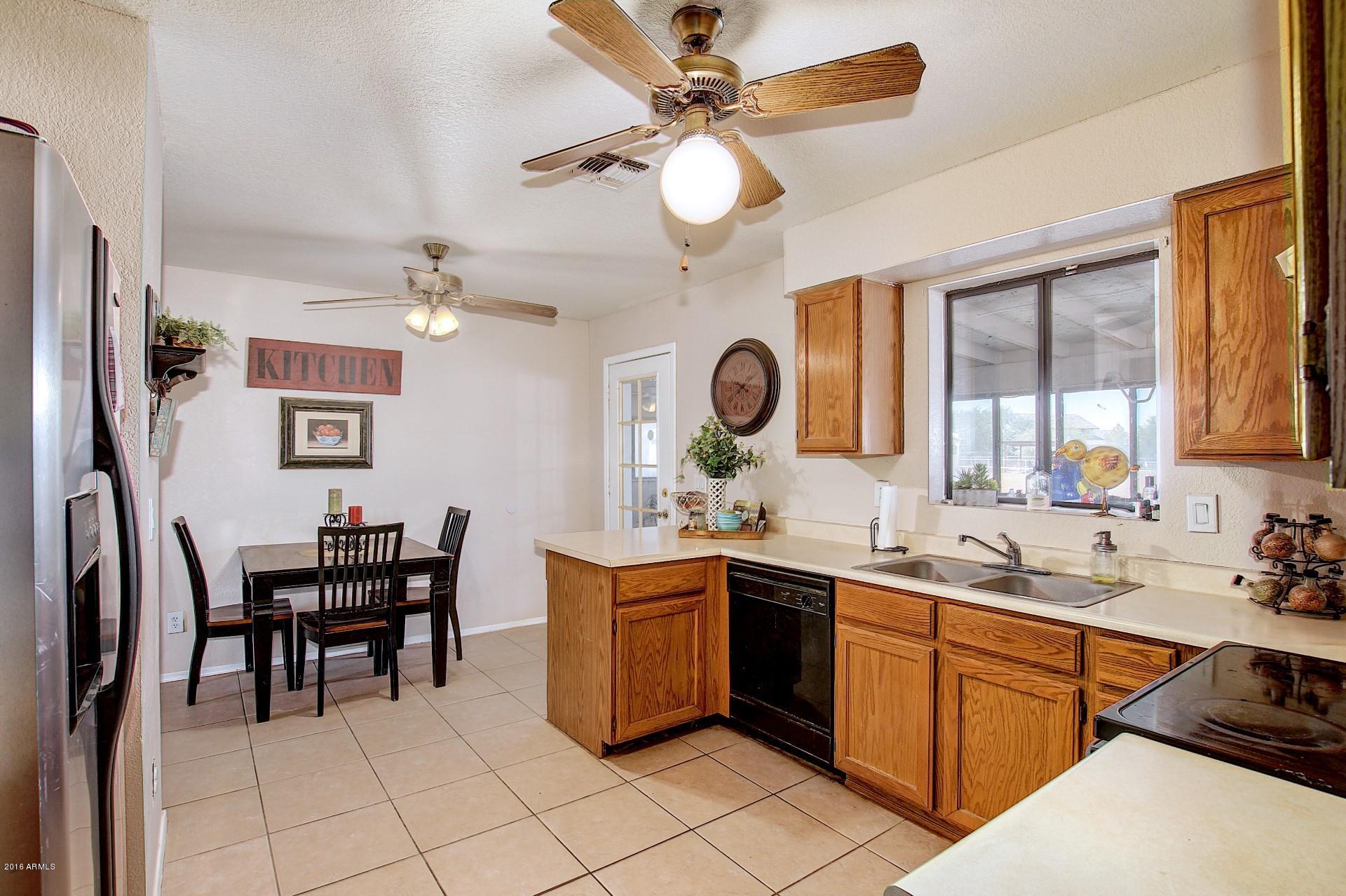24460 South Sossaman Road Queen Creek, AZ 85142 - Photo 9 of 29 Kitchen reverse