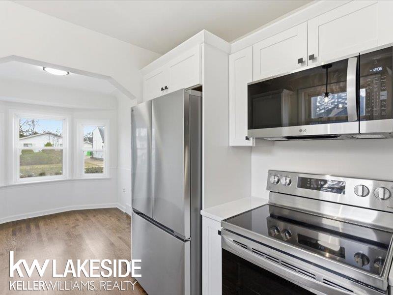 21837 Rausch Avenue Eastpointe, MI 48021 - Photo 12 of 33 50201381-cc6c528a-6421-4e42-888e-b7ced19e2288.JPG