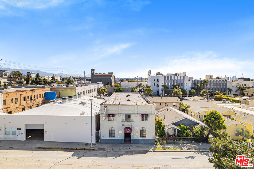 1042 Wilcox Avenue Los Angeles, CA 90038 - Photo 20 of 24 a view of a city