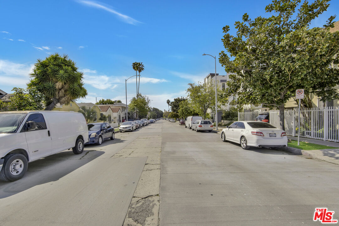 1042 Wilcox Avenue Los Angeles, CA 90038 - Photo 23 of 24 a view of a street