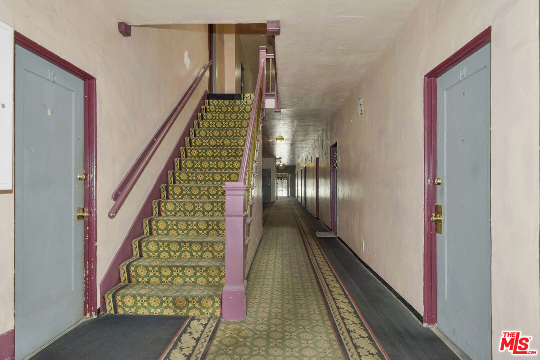 1042 Wilcox Avenue Los Angeles, CA 90038 - Photo 9 of 24