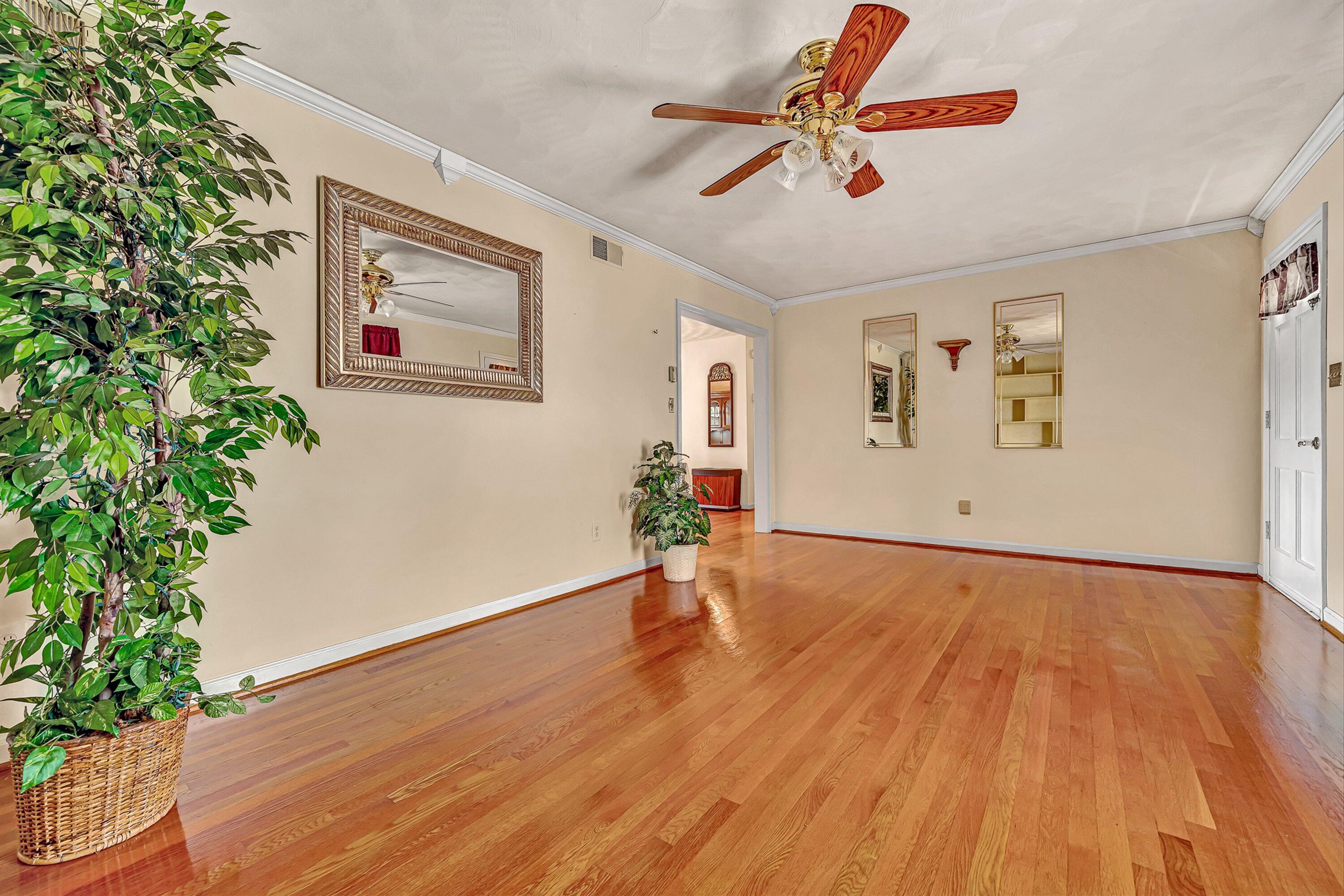 7633 Deer Branch Road Roanoke, VA 24019 - Photo 6 of 58 06-VM-02664
