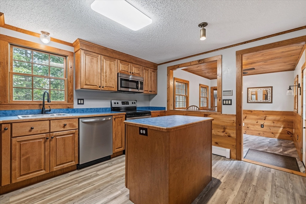 481 Hubbardston Road Templeton, MA 01468 - Photo 14 of 42