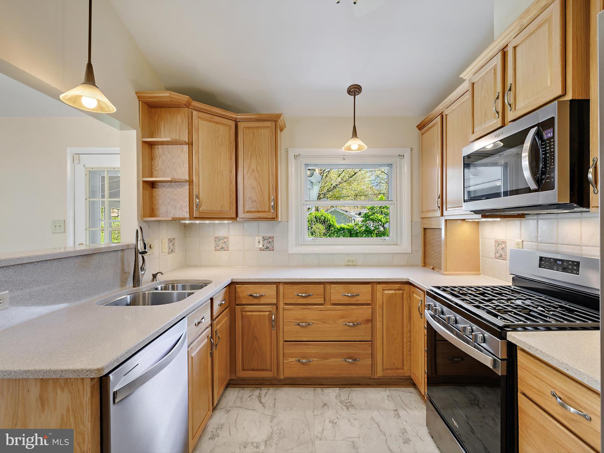 714 Pin Oak Road Severna Park, MD 21146 - Photo 3 of 44 Gallery Image 3