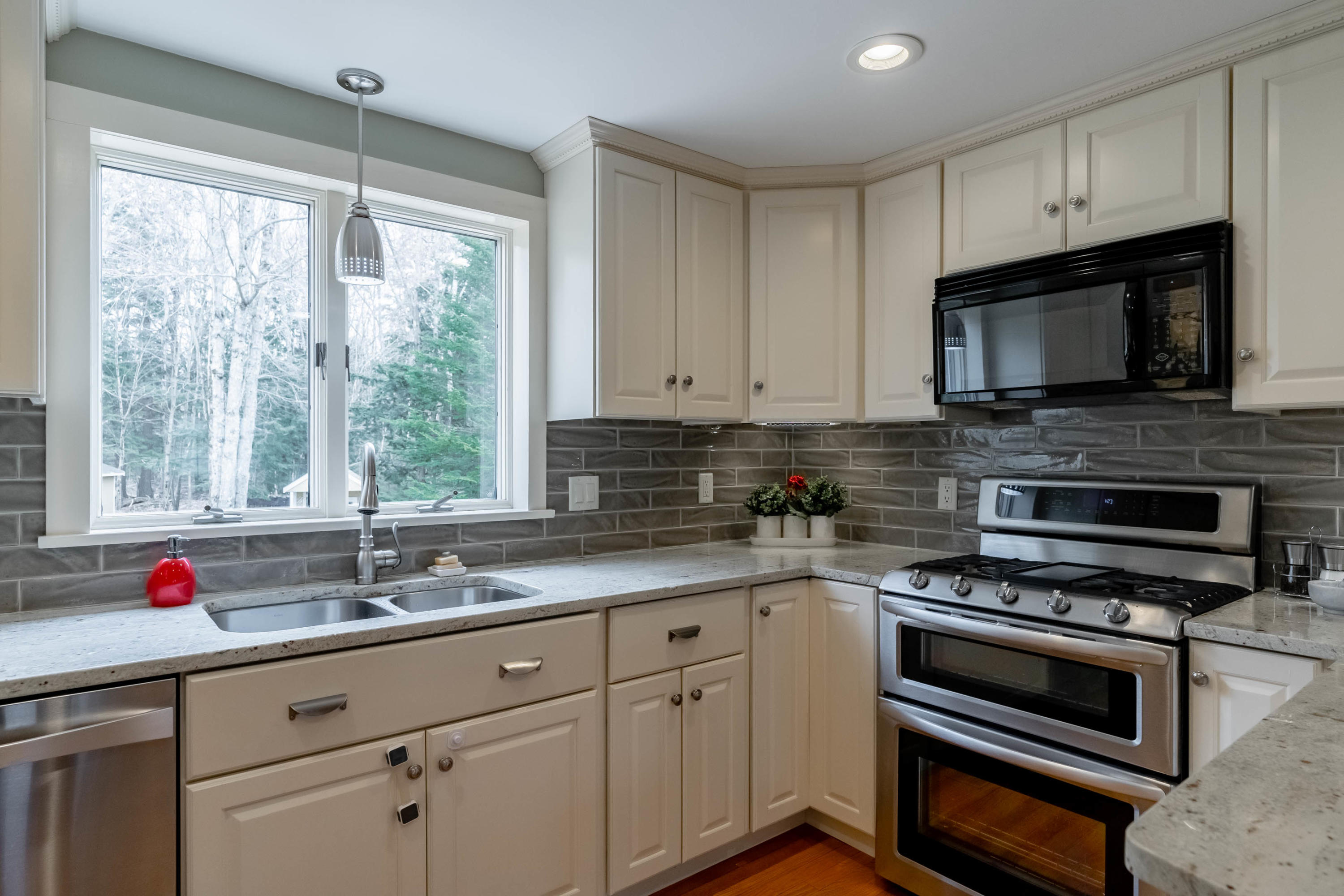 15 Ridge Road Westbrook, ME 04092 - Photo 7 of 53 3-2nd Floor-19