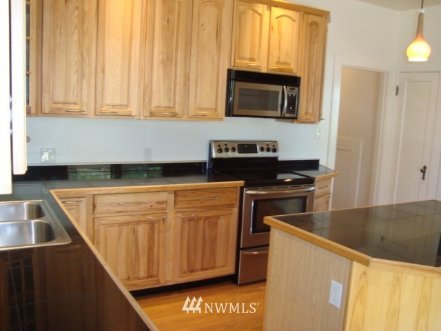 11313 Southeast Sedgwick Road Port Orchard, WA 98366 - Photo 8 of 25 Gallery Image 8