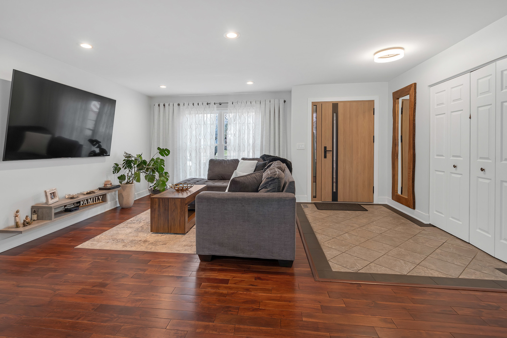 600 Rose Lane Bartlett, IL 60103 - Photo 2 of 34