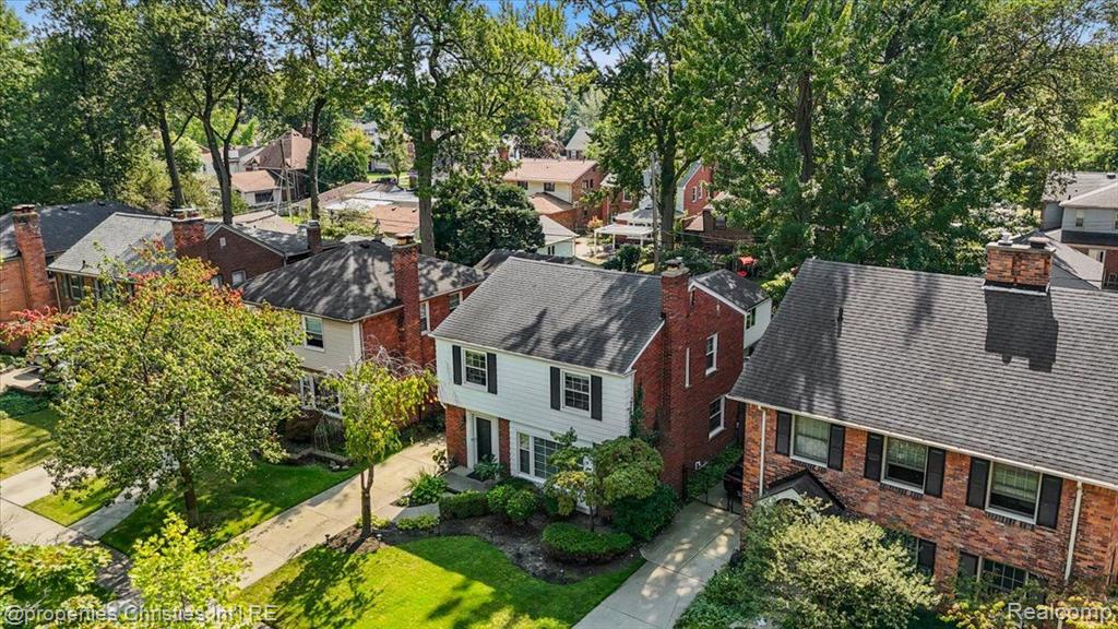 1683 Severn Road Grosse Pointe Woods, MI 48236 - Photo 4 of 47