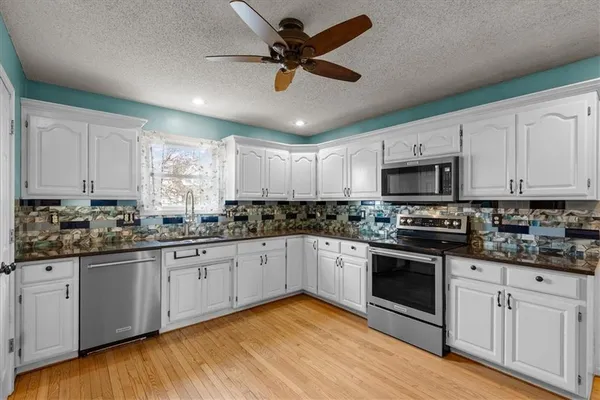 $425,000 | 20952 West 125th Terrace, Olathe, KS 66061