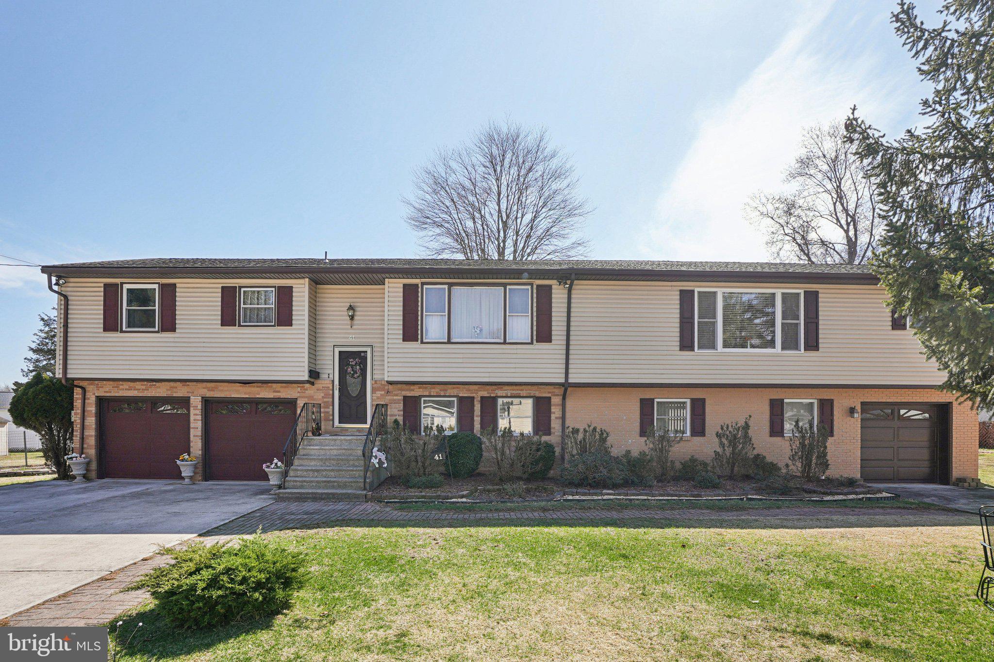 41 Harding Street Ewing, NJ 08618 - Photo 1 of 50 Gallery Image 1
