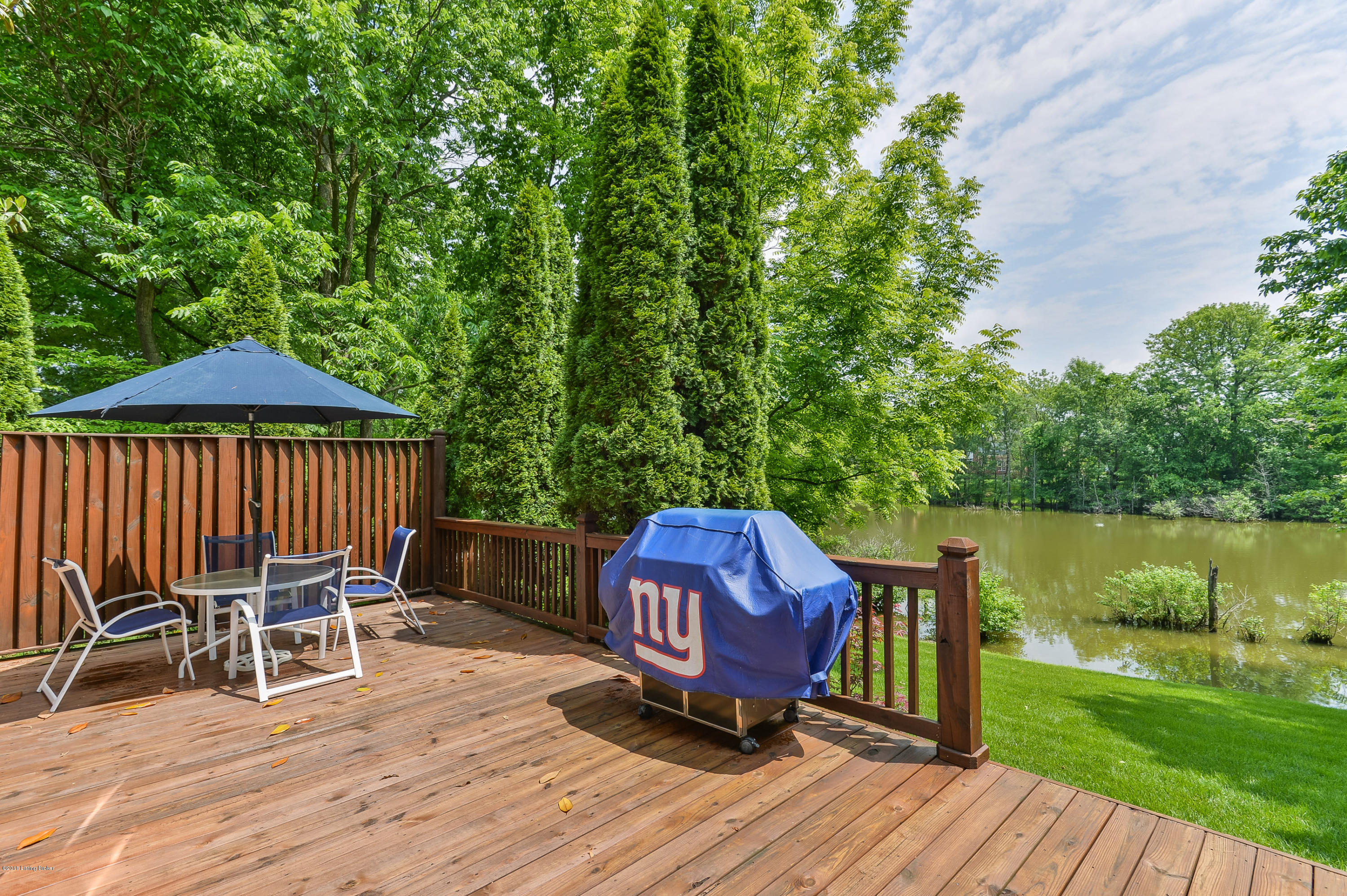 6204 Walnut Ridge Trail Prospect, KY 40059 - Photo 26 of 41 The deck has been stained recently