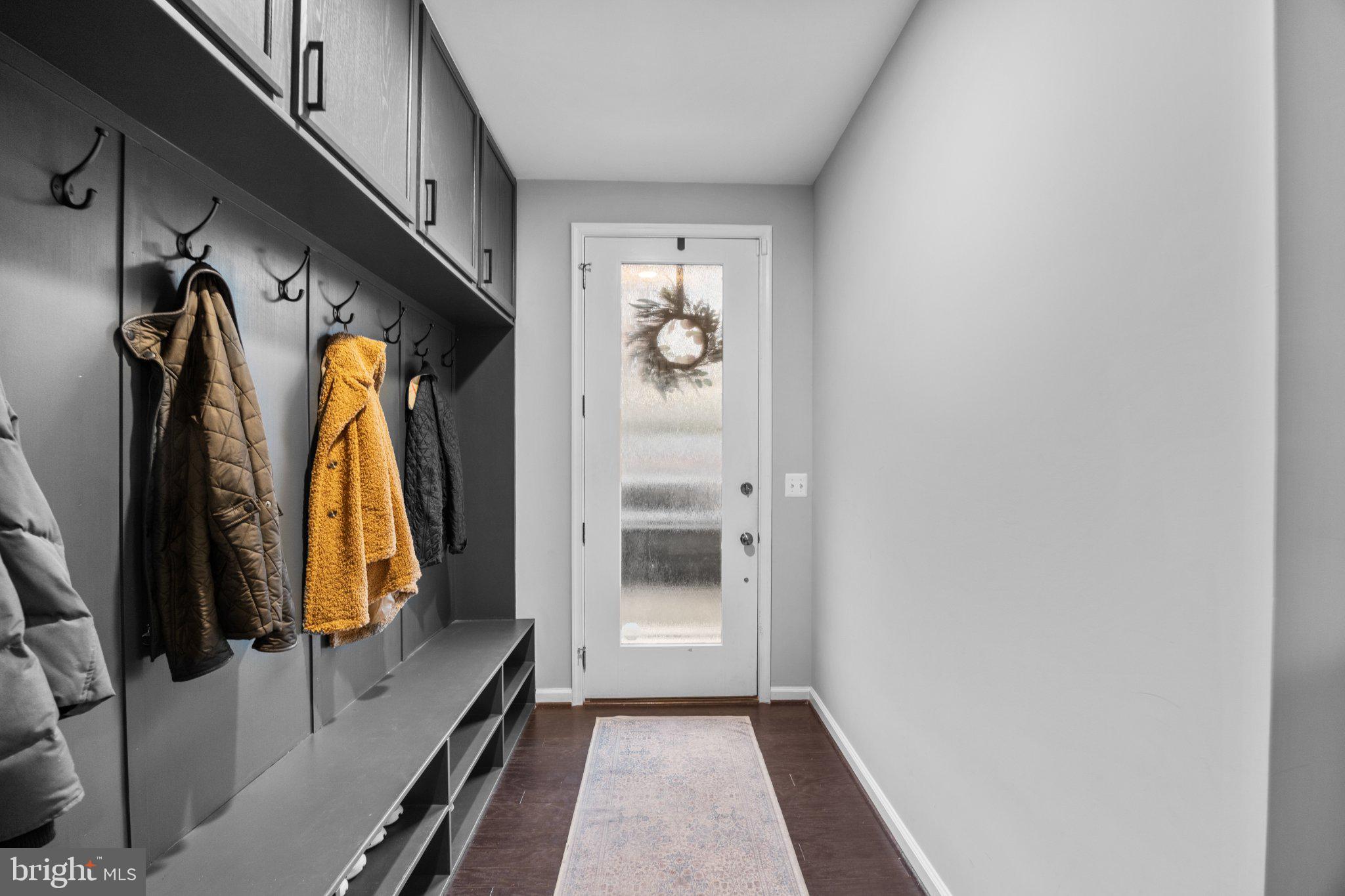 9164 Power House Road Lorton, VA 22079 - Photo 4 of 59 Gallery Image 4