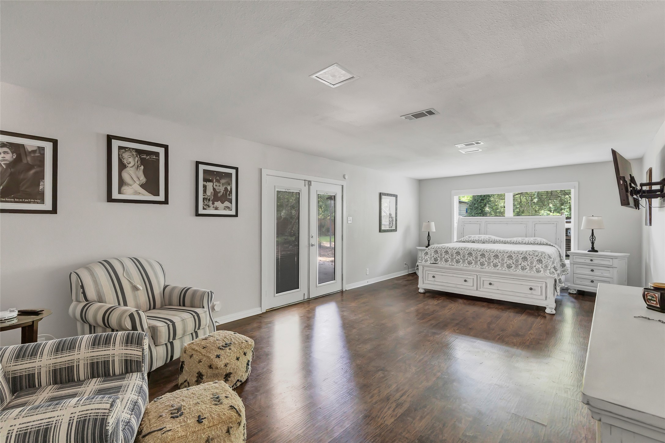 105 Wallisville Road Liberty, TX 77575 - Photo 25 of 43 Primary Bedroom