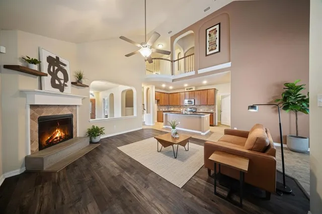 $424,900 | 533 Shasta Street, DeSoto, TX 75115