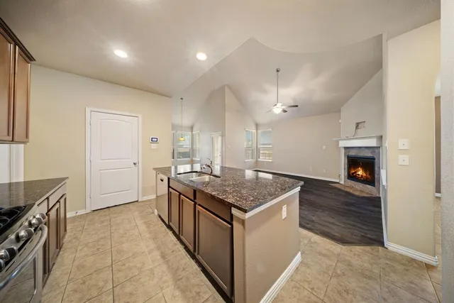 $424,900 | 533 Shasta Street, DeSoto, TX 75115