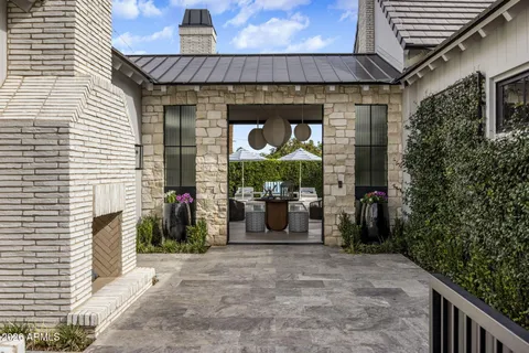 $4,695,000 | 4121 North 64th Place, Scottsdale, AZ 85251